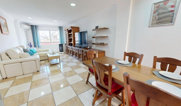 Resale - Apartment -
Torrevieja - Puerto Deportivo