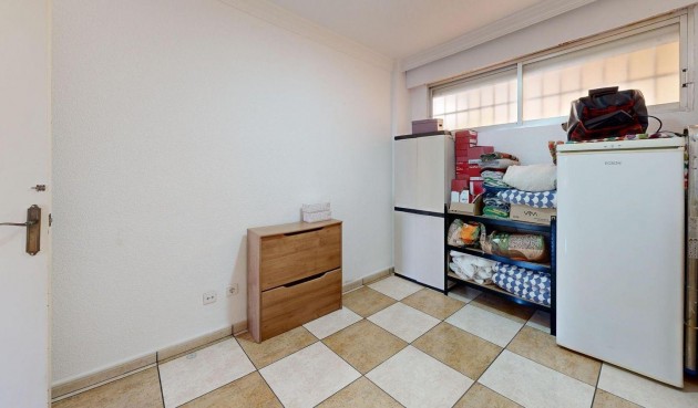 Resale - Apartment -
Torrevieja - Puerto Deportivo