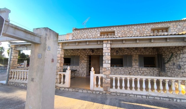 Resale - Villa -
Yecla - Inland