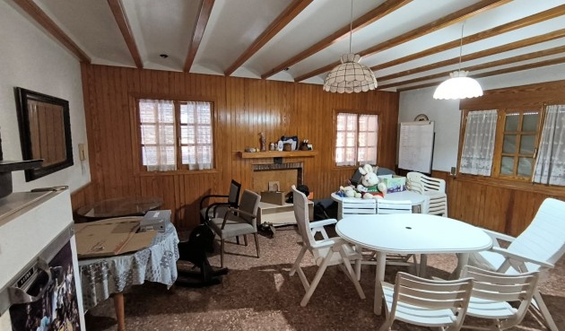 Resale - Villa -
Yecla - Inland