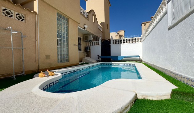Reventa - Villa -
Orihuela Costa - Costa Blanca