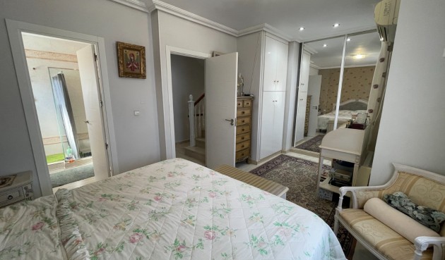 Återförsäljning - Villa -
Guardamar del Segura - Costa Blanca