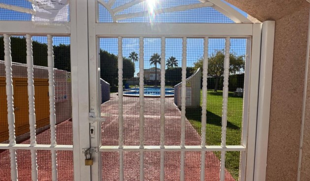 Brukt - Bungalow -
Torrevieja - Torretas