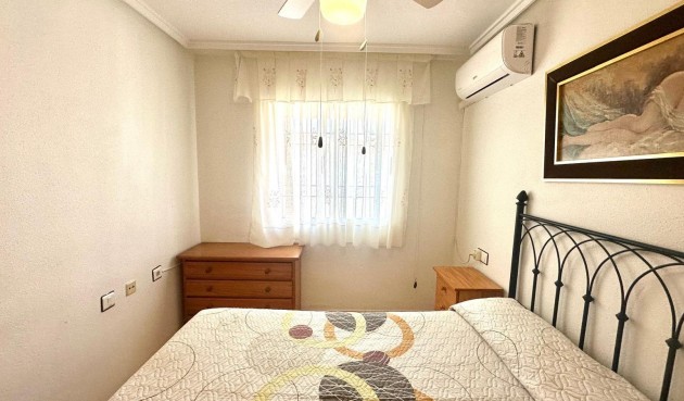 Brukt - Bungalow -
Torrevieja - Torretas