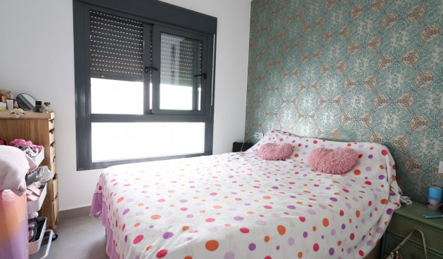 Resale - Bungalow -
Pilar de la Horadada - Costa Blanca