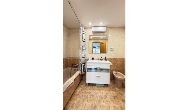 Brukt - Apartment -
Alicante - Costa Blanca