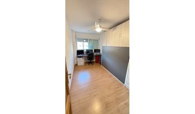 Brukt - Apartment -
Alicante - Costa Blanca