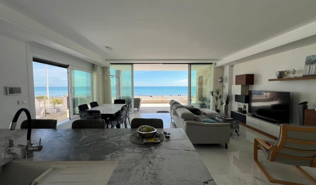 Resale - Villa -
Torrevieja - La Mata