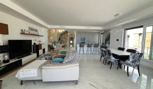 Resale - Villa -
Torrevieja - La Mata