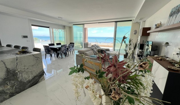 Resale - Villa -
Torrevieja - La Mata