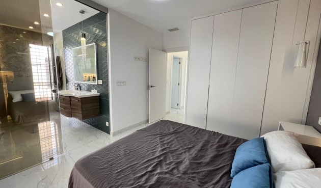 Resale - Villa -
Torrevieja - La Mata