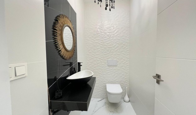 Resale - Villa -
Torrevieja - La Mata