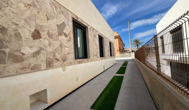 Resale - Villa -
Torrevieja - La Mata