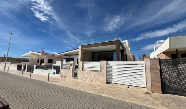 Resale - Villa -
Torrevieja - La Mata