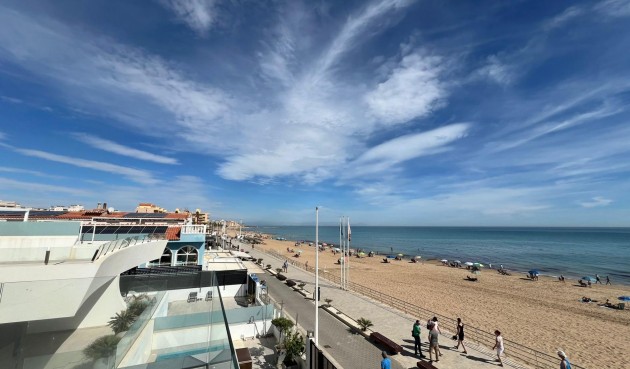 Resale - Villa -
Torrevieja - La Mata