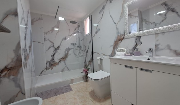 Resale - Apartment -
Torrevieja - Costa Blanca