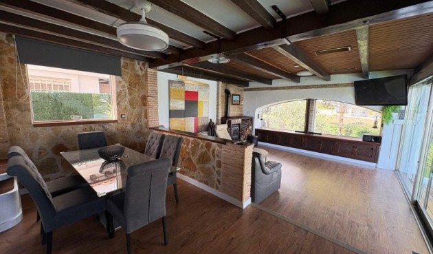 Brukt - Villa -
Orihuela Costa - Costa Blanca