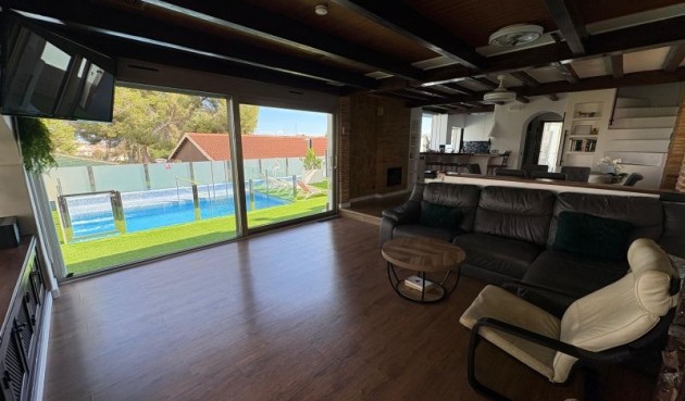 Brukt - Villa -
Orihuela Costa - Costa Blanca