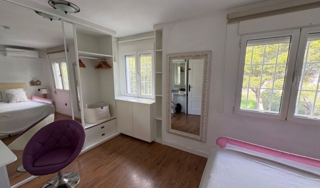 Brukt - Villa -
Orihuela Costa - Costa Blanca