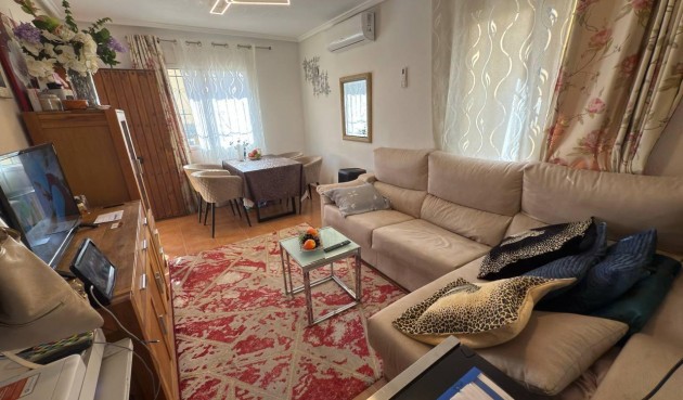 Återförsäljning - Town House -
Orihuela Costa - Los Almendros-la Florida