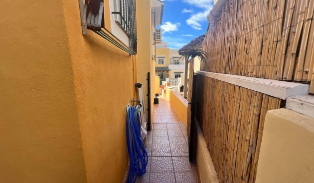 Återförsäljning - Town House -
Orihuela Costa - Los Almendros-la Florida