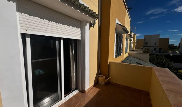 Återförsäljning - Town House -
Orihuela Costa - Los Almendros-la Florida