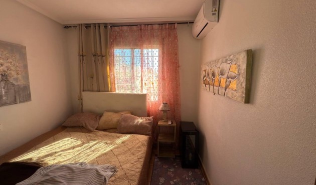 Återförsäljning - Town House -
Orihuela Costa - Los Almendros-la Florida