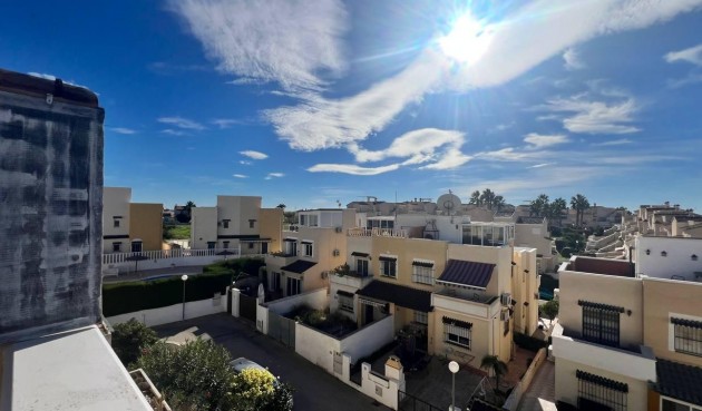 Återförsäljning - Town House -
Orihuela Costa - Los Almendros-la Florida