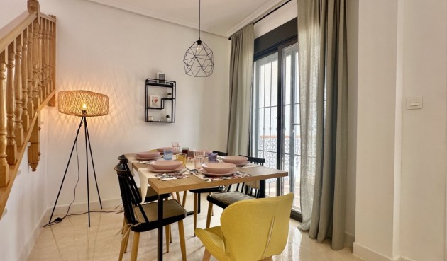 Resale - Town House -
San Miguel de Salinas - Inland