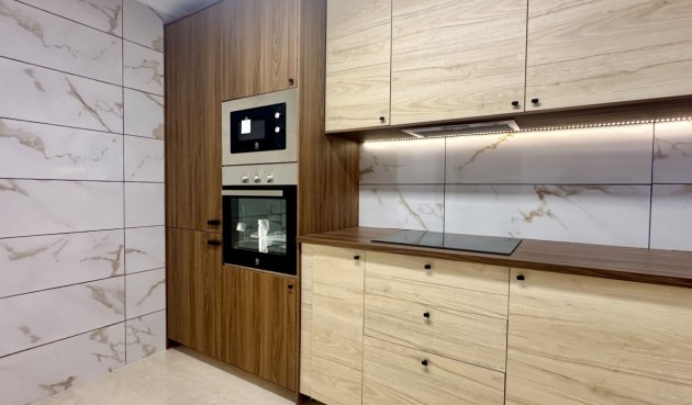 Resale - Town House -
San Miguel de Salinas - Inland