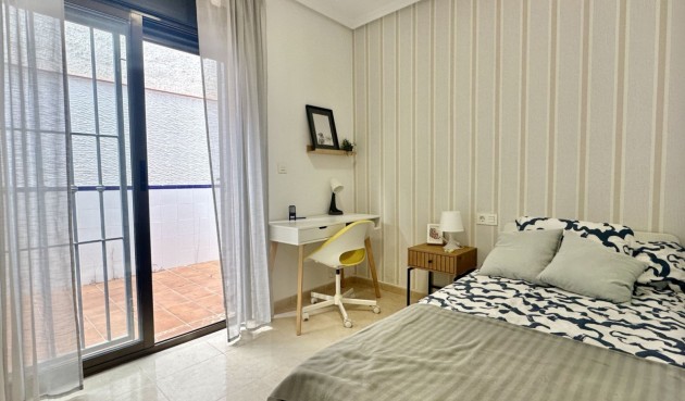 Resale - Town House -
San Miguel de Salinas - Inland