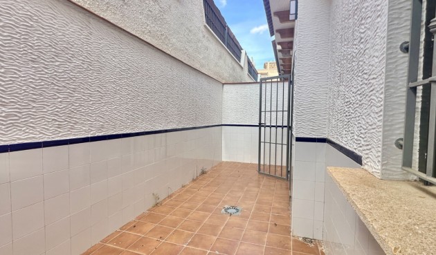 Resale - Town House -
San Miguel de Salinas - Inland