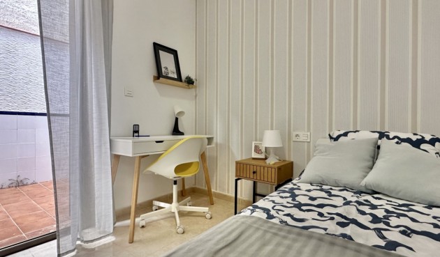 Resale - Town House -
San Miguel de Salinas - Inland