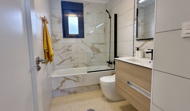 Resale - Town House -
San Miguel de Salinas - Inland