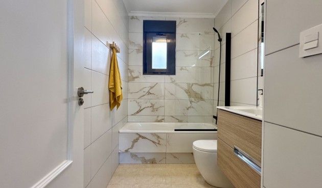 Resale - Town House -
San Miguel de Salinas - Inland