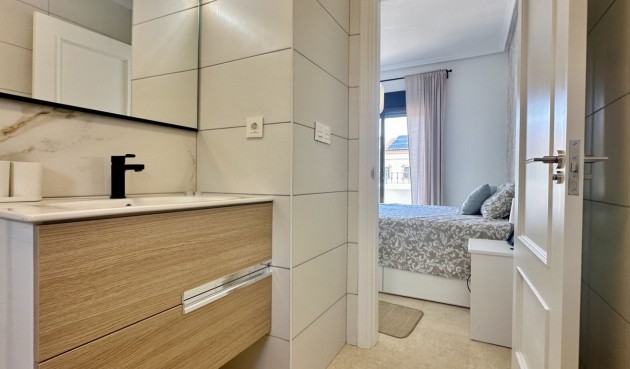 Resale - Town House -
San Miguel de Salinas - Inland