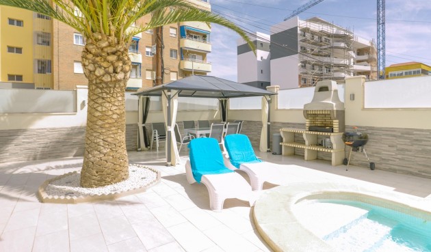 Resale - Town House -
Torrevieja - Punta Prima