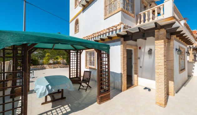 Resale - Villa -
Torrevieja - La Mata