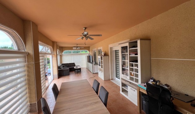 Resale - Villa -
Dolores - Cmno. Escorredor