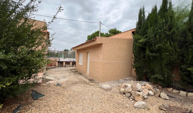 Resale - Villa -
Dolores - Cmno. Escorredor