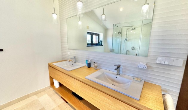 Brukt - Villa -
Dolores - Comunidad Valenciana