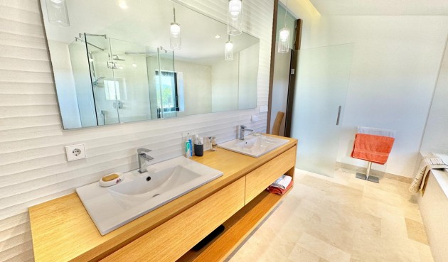 Brukt - Villa -
Dolores - Comunidad Valenciana