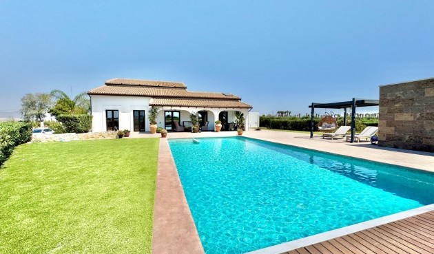 Brukt - Villa -
Dolores - Comunidad Valenciana