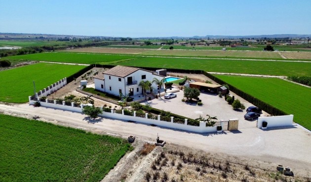 Brukt - Villa -
Dolores - Comunidad Valenciana