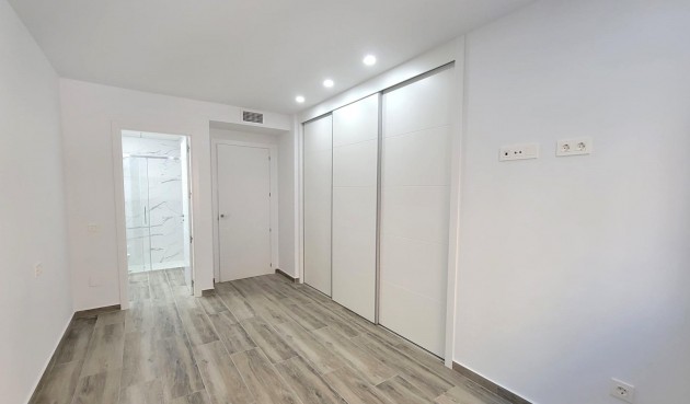 Resale - Apartment -
Torrevieja - Playa del Cura