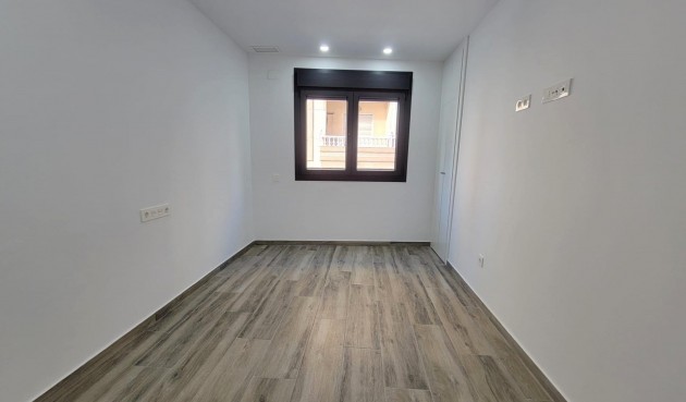 Resale - Apartment -
Torrevieja - Playa del Cura