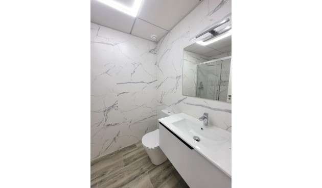 Resale - Apartment -
Torrevieja - Playa del Cura