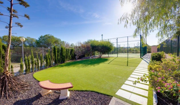 Resale - Bungalow -
Orihuela Costa - Los Altos