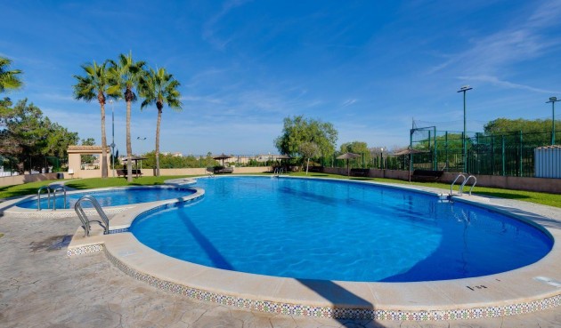 Resale - Bungalow -
Orihuela Costa - Los Altos