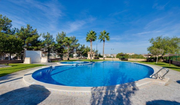 Resale - Bungalow -
Orihuela Costa - Los Altos